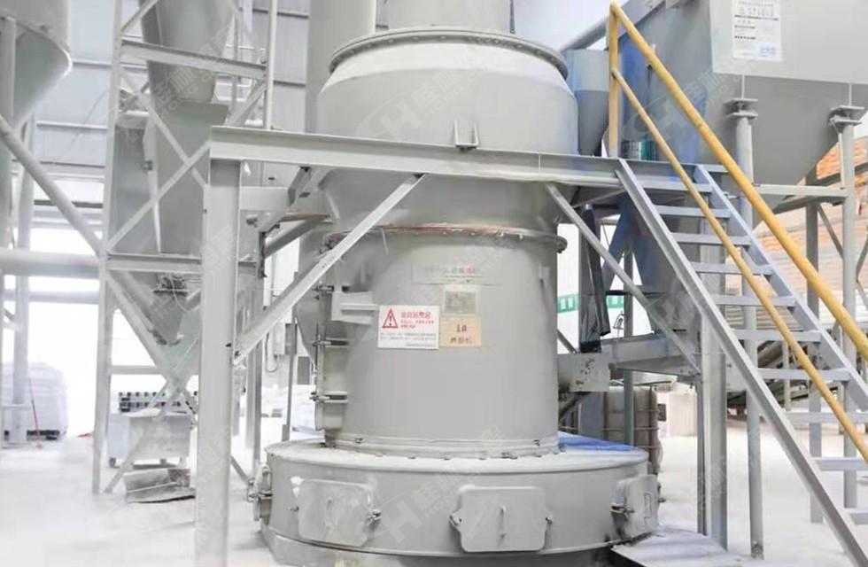 四川某市HC1500擺式磨粉機(jī)生產(chǎn)線投產(chǎn)：白云石粉325目，時(shí)產(chǎn)6噸